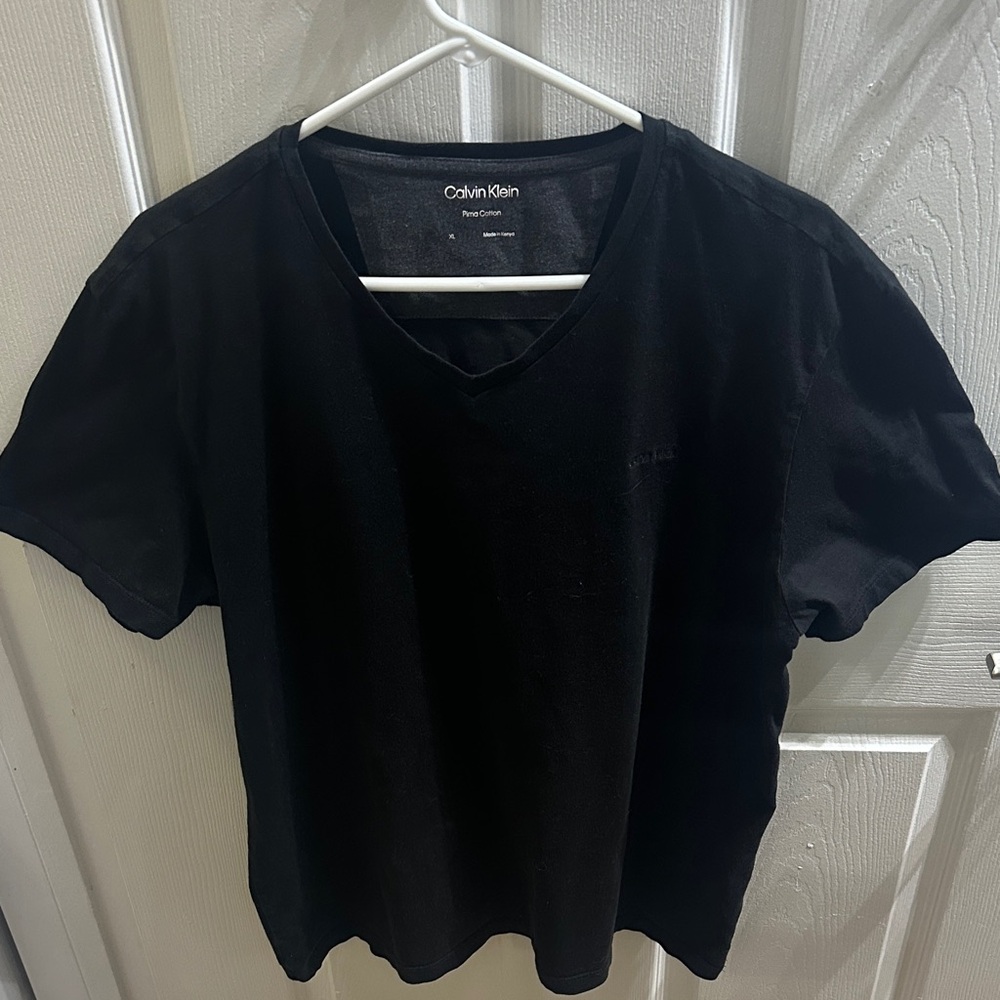 Calvin Klein Men's V-Neck Black Tee